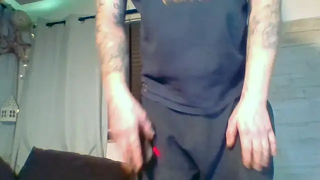 DevilsAngel13 live sex cam