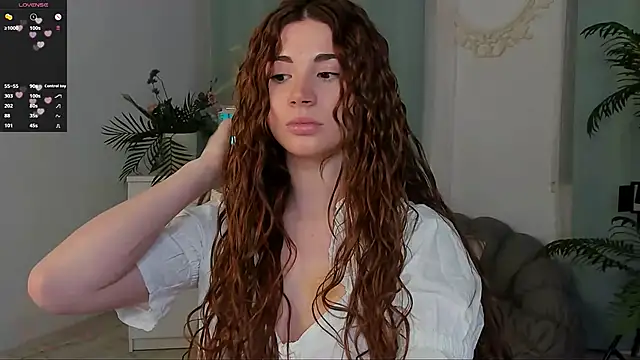 Freckle_Diyana live sex cam