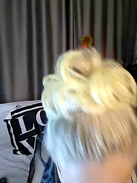 Milforja live sex cam