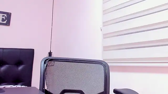 Zaira-Black live sex cam