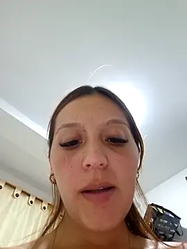 Emily-7_ live sex cam