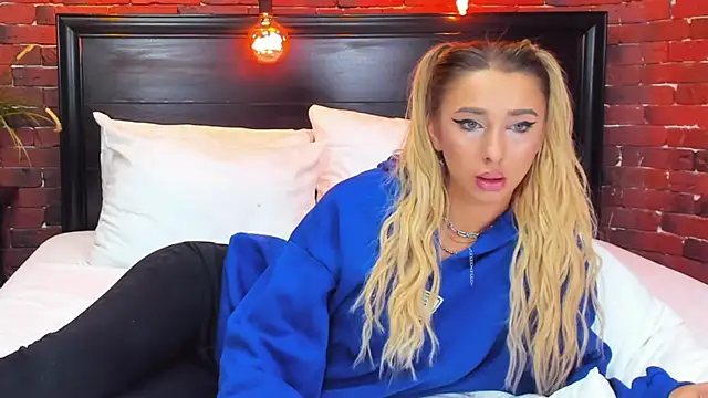 ChristynaRoss live sex cam