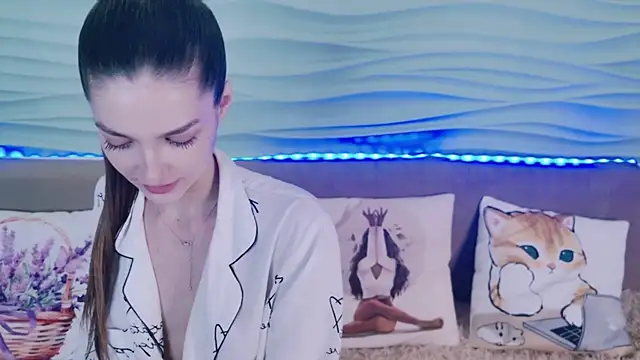 NikaLove- live sex cam