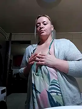 Mommygetnaughty live sex cam