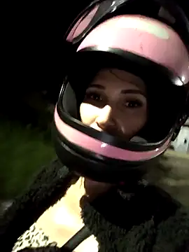 Irresistible24 live sex cam