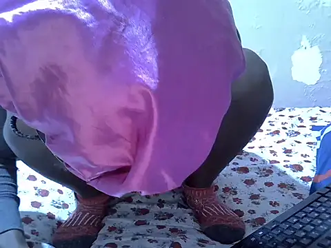 Just_Karu live sex cam