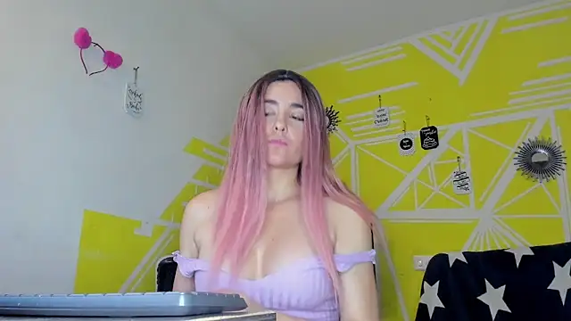 Nikolle_Rouss live sex cam