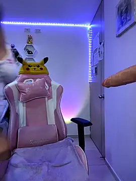 Luna_Paris_ live sex cam