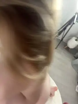 CaseyCumFace live sex cam