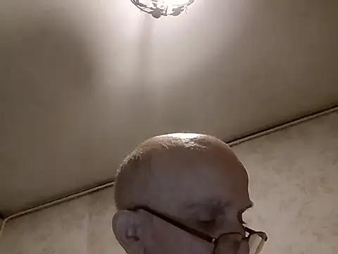 mariusica1@xh live sex cam