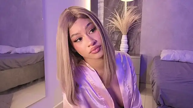 leaahcashh live sex cam