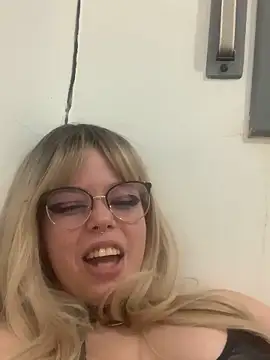 Kyokko-doll live sex cam