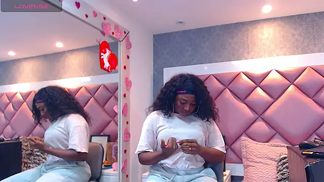 Thegreatonelady live sex cam