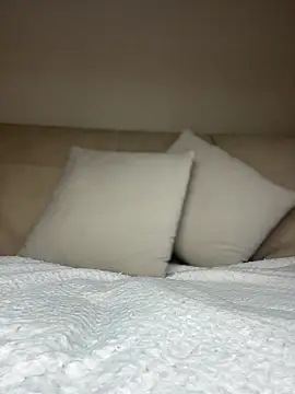 CatVibe live sex cam