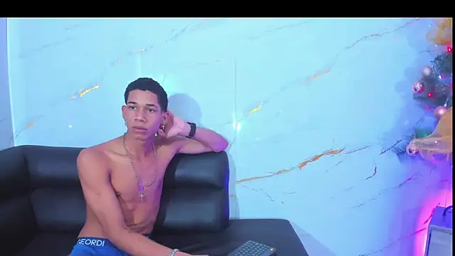 Little_nicoll live sex cam