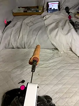 Ozge-SluttyScream69 live sex cam