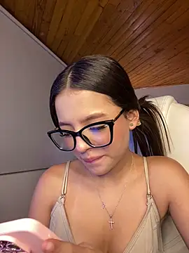 Sofia18_pinkk live sex cam