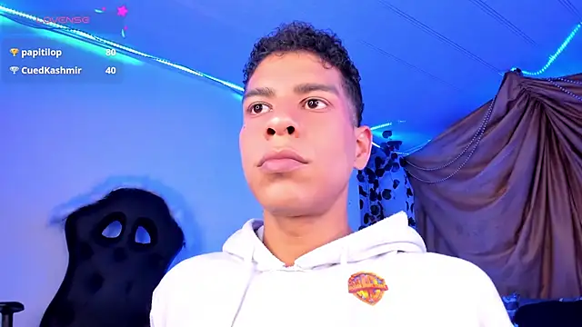 Ethan_Boyy live sex cam