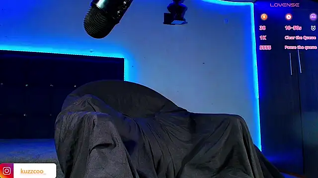 kuzzcoo live sex cam