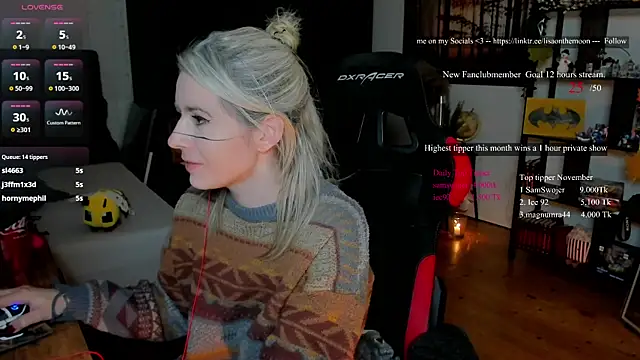 Lisaonthemoon live sex cam