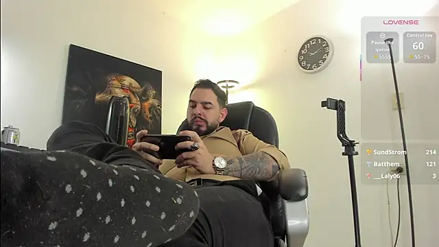 Ethan_Castellano live sex cam