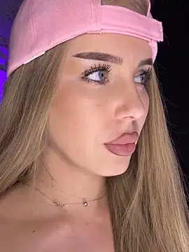 AubrieleRouj1 live sex cam