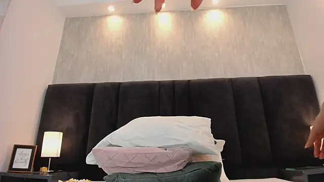 Freyaa__ live sex cam