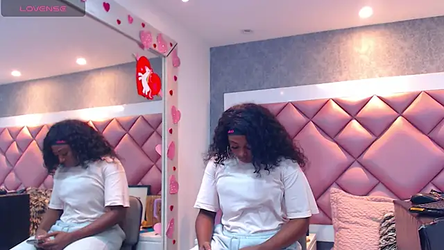 Thegreatonelady live sex cam