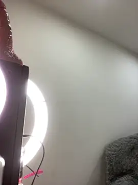 MiaJones21 live sex cam