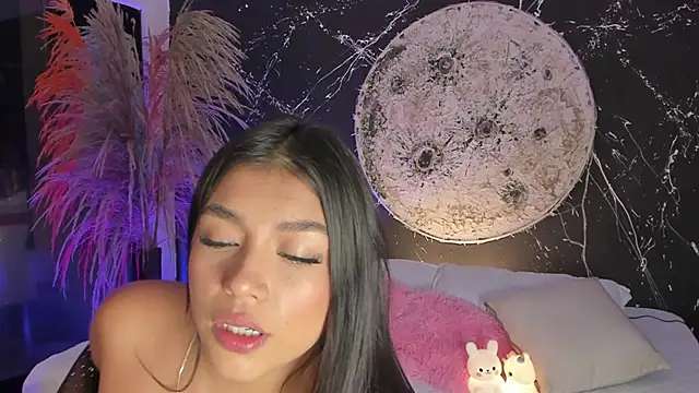 ShaniaDaniels live sex cam