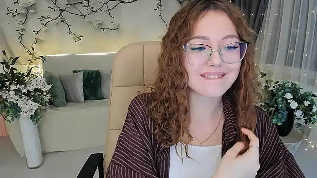 SereneFlame live sex cam