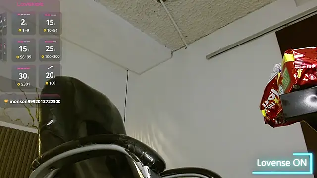 Dyla_n18 live sex cam