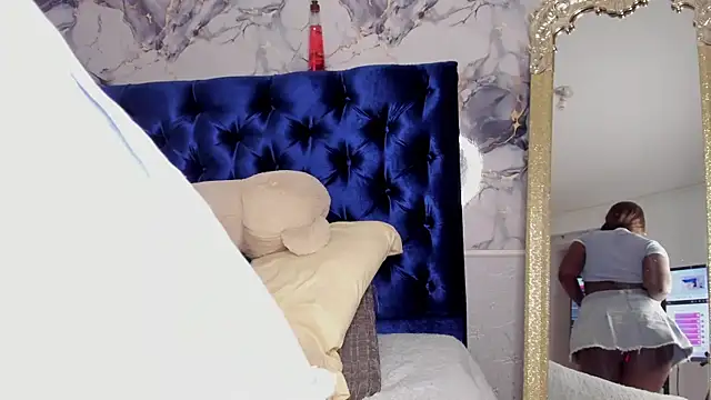 TANISHA_HILL live sex cam