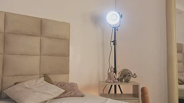 emma_brooks1 live sex cam