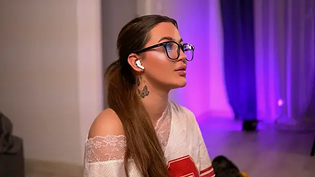 AryaDeluna live sex cam