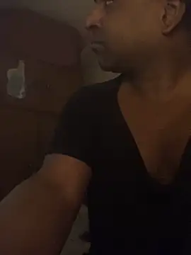 Kajal-Shemale69 live sex cam