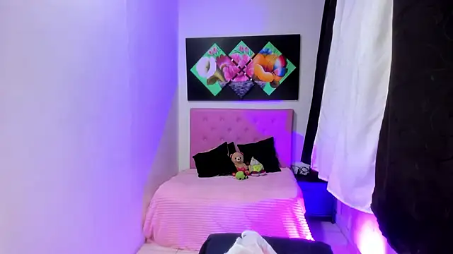 issa_kitty live sex cam