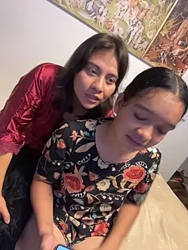 Poli_amor2025 live sex cam