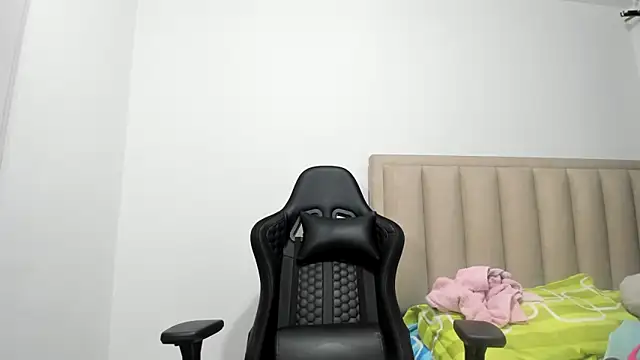 Chloemiller89 live sex cam