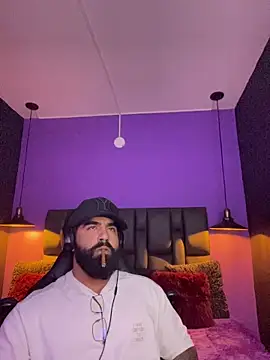 Lyon_vach live sex cam