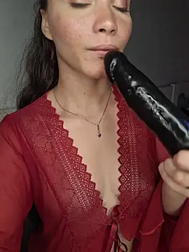 PocaHontas2026 live sex cam