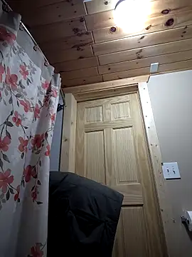 Lilsmokeshow017 live sex cam