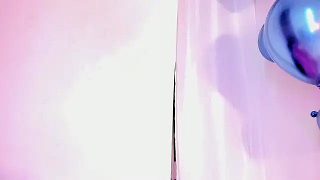 MiaKirshner live sex cam