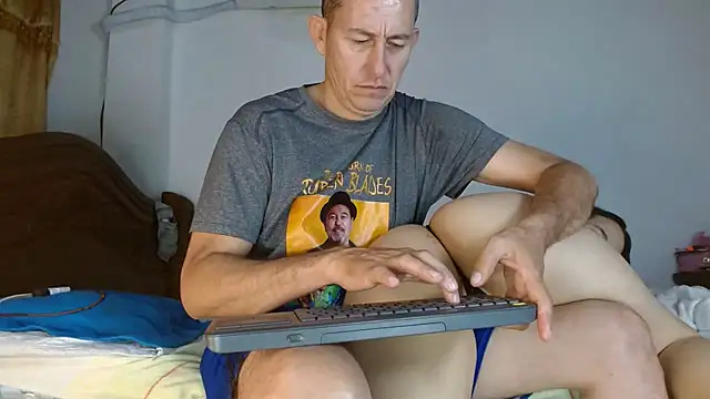 Naty_wet_18 live sex cam