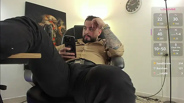 Ethan_Castellano live sex cam