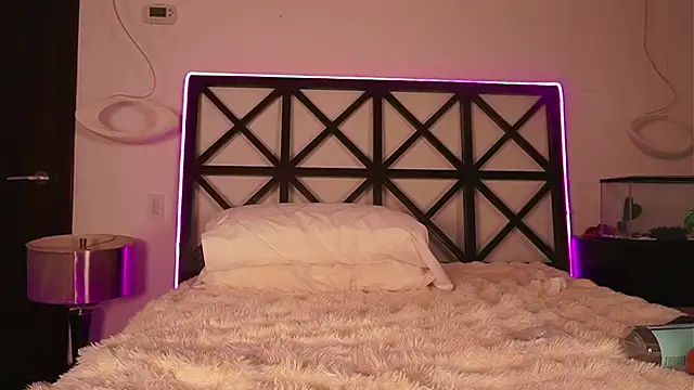 LunaMystyque live sex cam