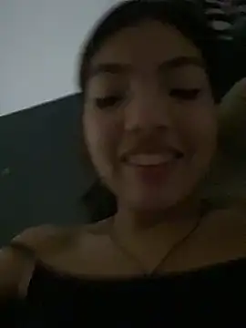 Pretty-v live sex cam