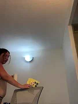 WhiteWomen live sex cam