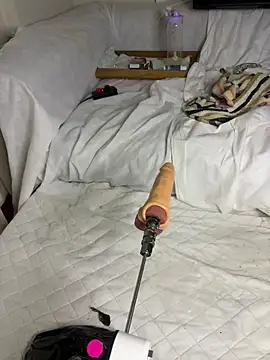 Ozge-SluttyScream69 live sex cam