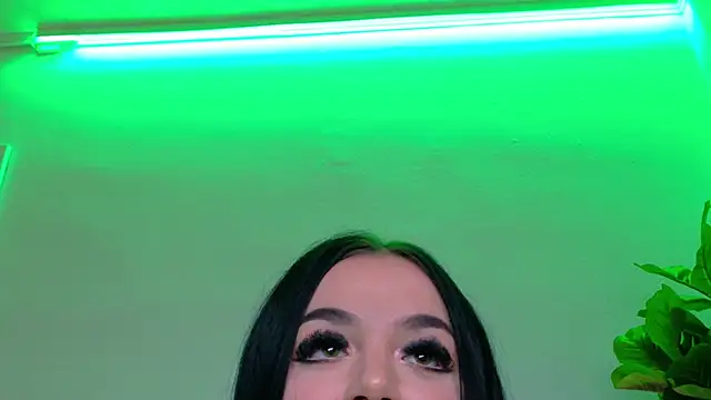 TiaBelle live sex cam